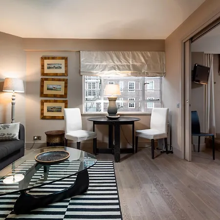 Nell Gwynn House Apartment-3